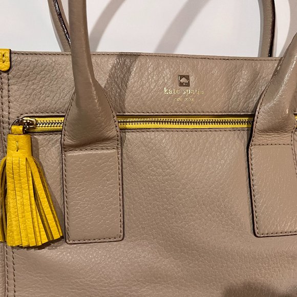 Authentic Kate Spade Creme Medium Handbag RN 0102760/ CA 57710 - Picture 3 of 6